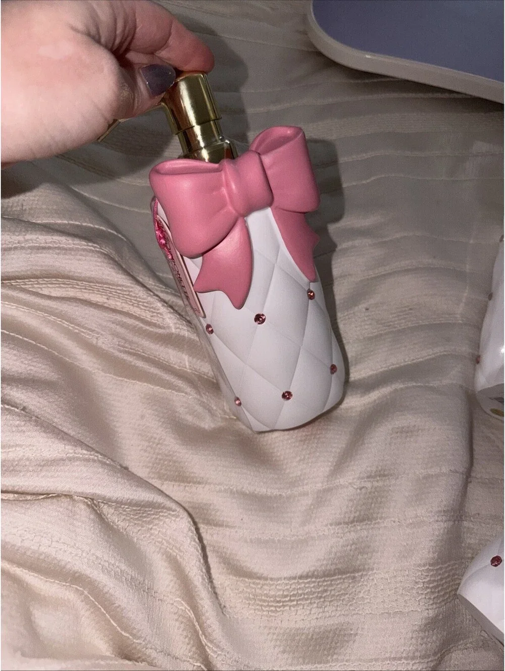Pink bow W/ Diamonds bathroom set Two Soap Dispensers And A Toothbrush Holder